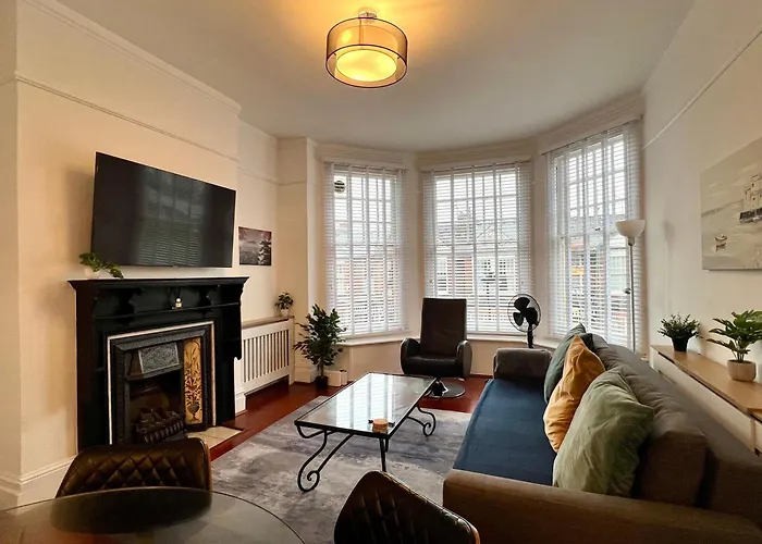 2 Bedroom Luxury Flat In Centre Of Muswell Hill