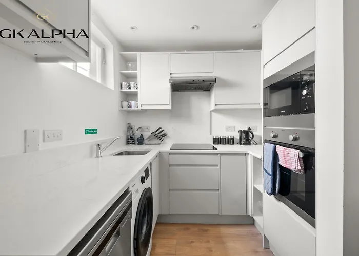 Modern 2-Bedroom Mews Home With Ultra Fast Wifi Near Paddington Station And Hyde Park - Sleeps 5 - Perfect For Vacation Stays Londra