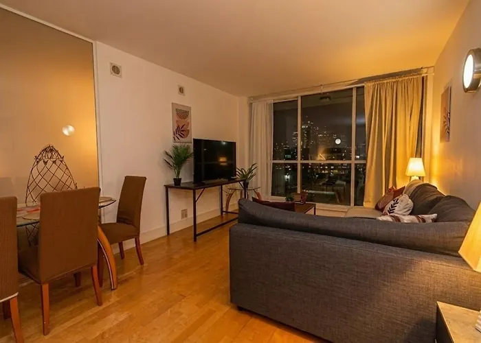 Amanah Properties - Stylish 3-Bedroom Skyline Apartment Near London Bridge