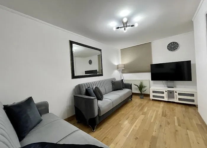Deluxe Camden Apartment