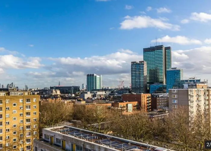 Top-Floor Studio With Private Terrace & London Skyline Views