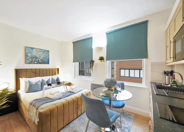 Cozy Studio In The Heart Of The City Of