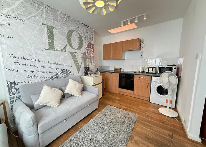 Oxford Street Apartments By Advan