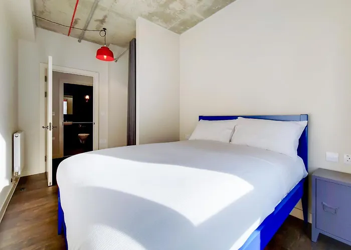 The Robinson At Wembley - Modern And Eclectic