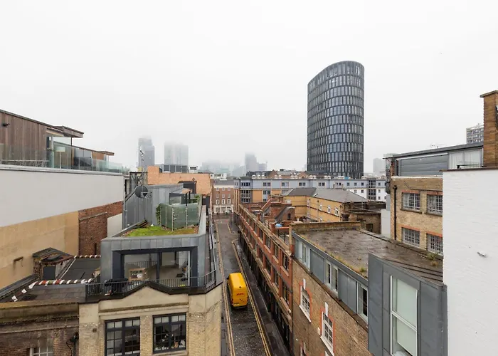 Hoxton Square Penthouse Apartment London