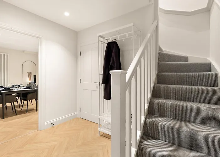 Khayat Homes - Kings Cottage