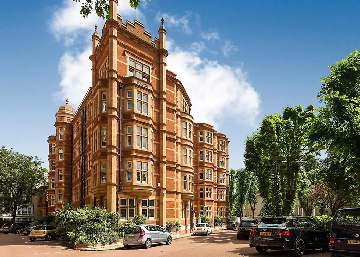Ultra Massive House By Hyde Park