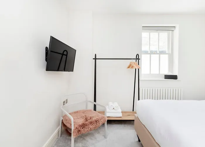 Beautiful 3 Bd House In Paddington