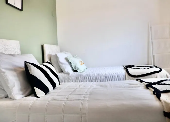 Stunning , Sleeps 4, Central London, 1 Bedroom, Zone 1, Kennington - Open For Business Stays, Long Stays And Families Relocating