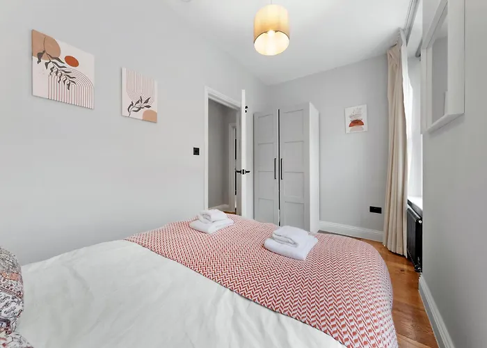 Prime Central London Stay, Modern Apartments With Ac
