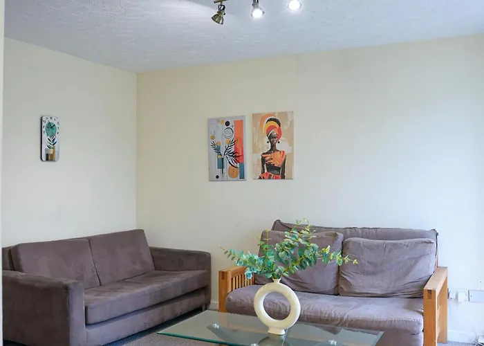 Modern 2 Bed Sleeps 6 Near O2 Excel Enjoy River Views And Easy Access To The Ifs Cloud Cable Car Features 2 Bedrooms Plus A Sofa Bed For 6 Guests