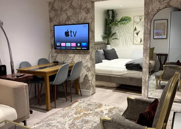 Modern Private Studio Near Wembley