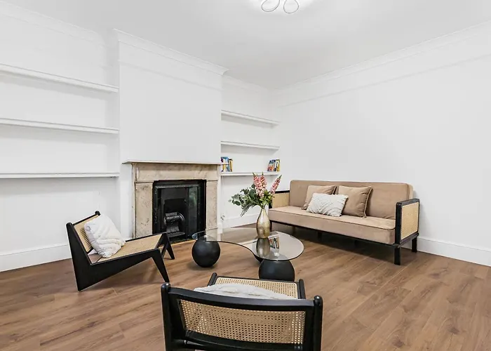 Luxury House In Westminster
