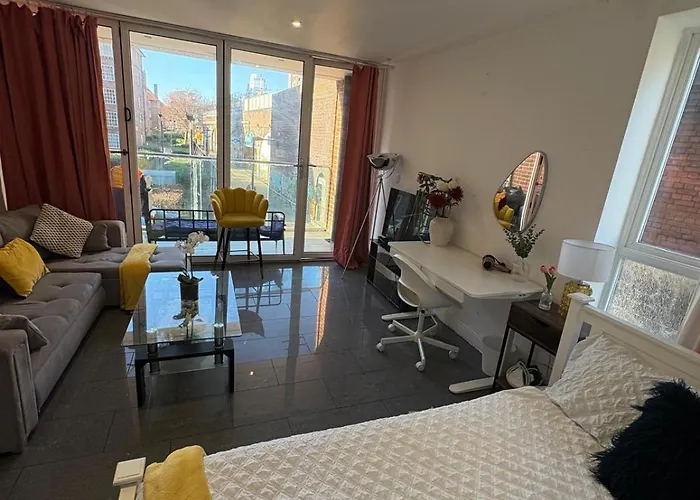 Tower Bridge Luxury Apartment With Balcony