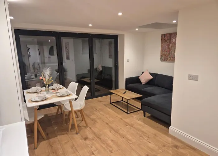 2Bed Ground Floor With Private Garden