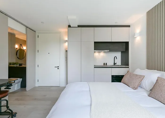 Queensway Charming Studio Flat With Terrace