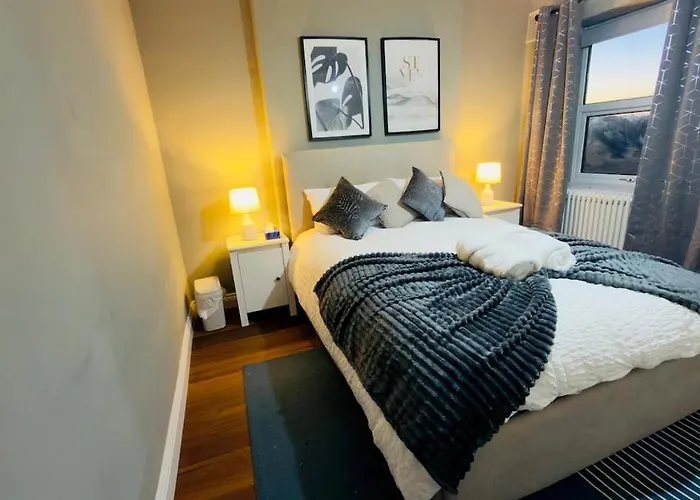 Classical One-Bedroom Flat Close To O2 Arena