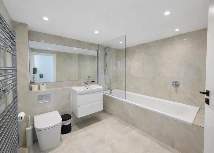 City Airport O2 Arena Excel Centre Canary Wharf Apartment In London