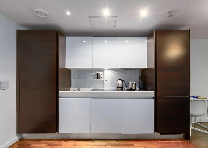 The Lambs Passage Executive Apartment London