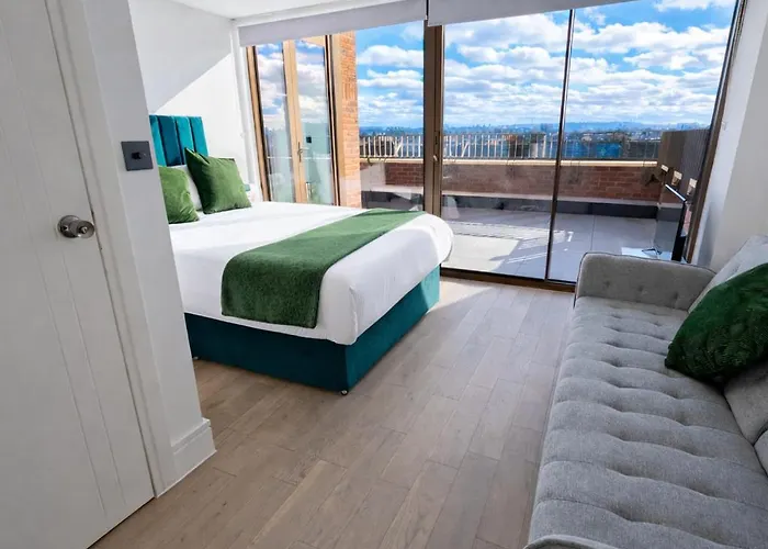 Boleyn Apartment In London