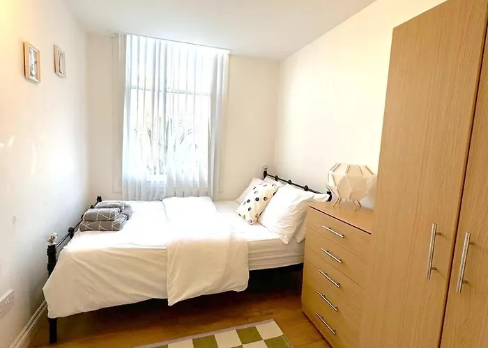 Modern 1 Bedroom Apartment Close To Emirates Stadium & City Links London