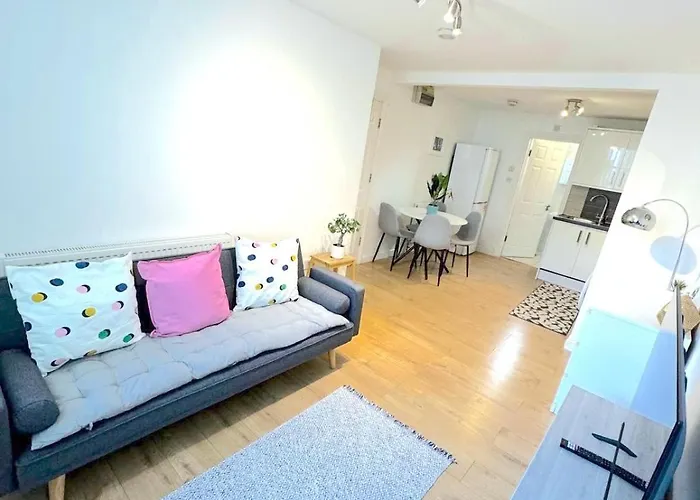 Modern 1 Bedroom Apartment Close To Emirates Stadium & City Links
