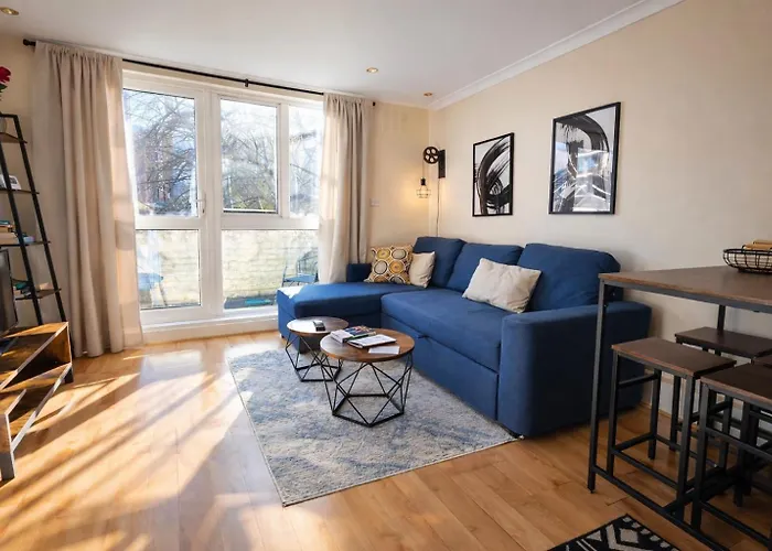 Edgware Road Apartment - Sleep 6