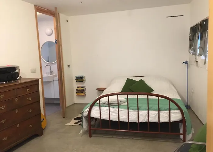 10 Garsington Mews