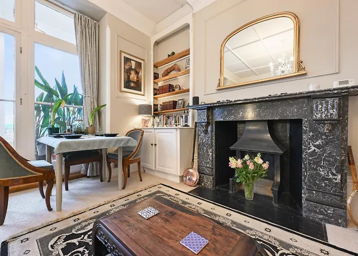 Beautiful One Bedroom Flat With Private Balcony 560Sq Ft London