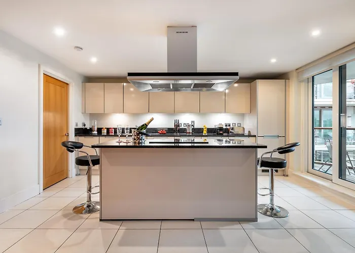 Best Thames Views In Town! Large Luxxe Nomad Design Family Homes المساحة والأناقة تلتقي مع الراحة العربية