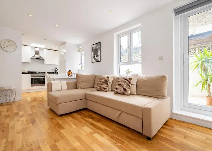 Superb 2 Bed In Battersea