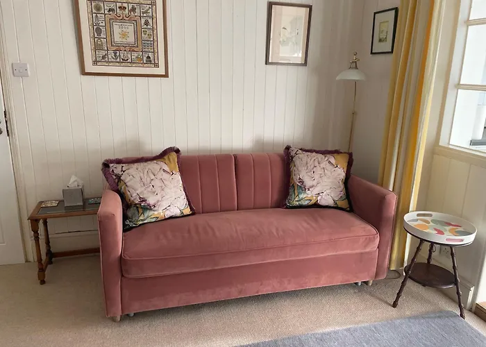 Spacious Comfortable Flat With Free Parking In East Finchley, Muswell Hill & Close To Alexandra Palace