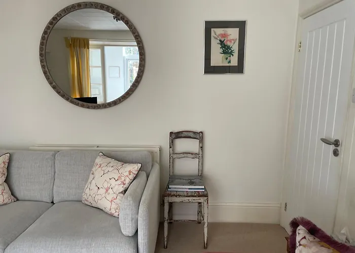Spacious Comfortable Flat With Free Parking In East Finchley, Muswell Hill & Close To Alexandra Palace