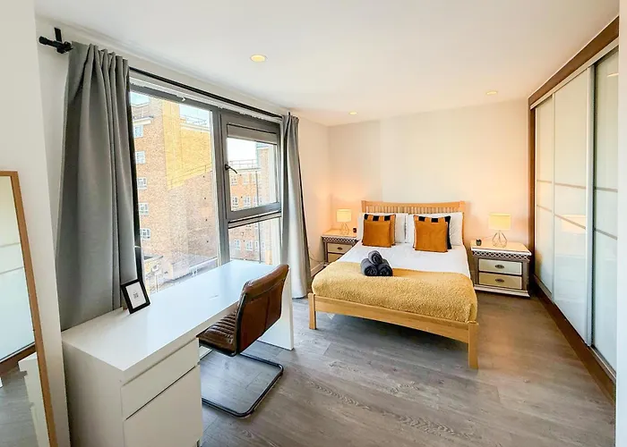 Contemporary Apartments With Private Balconies In Hoxton Near Shoreditch, Old Street, Islington By Staylio London