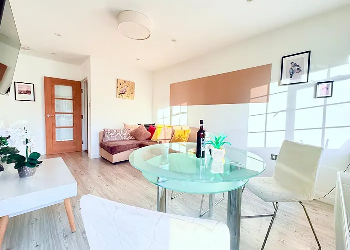 Hampstead 4-Bedrooms Condo Apartment London