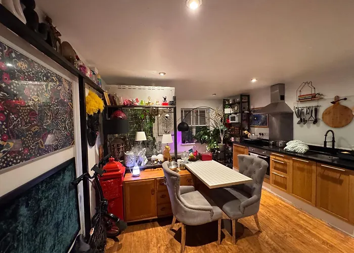 Private Room In A Stylish Flat