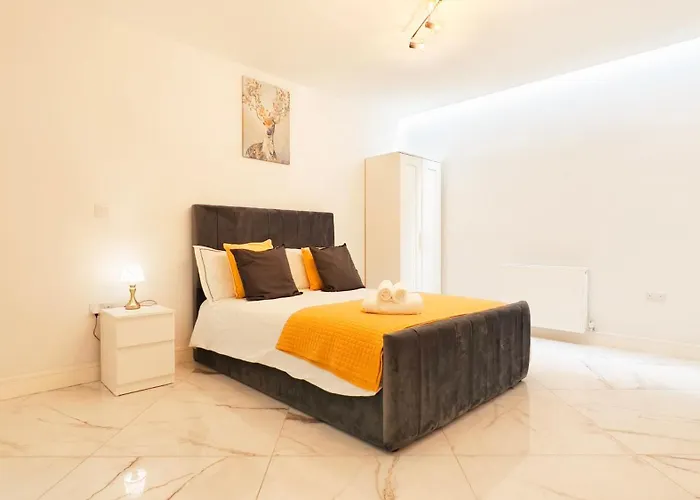 Spacious 2B2B With Garden In Hammersmith