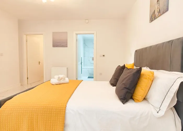 Spacious 2B2B With Garden In Hammersmith