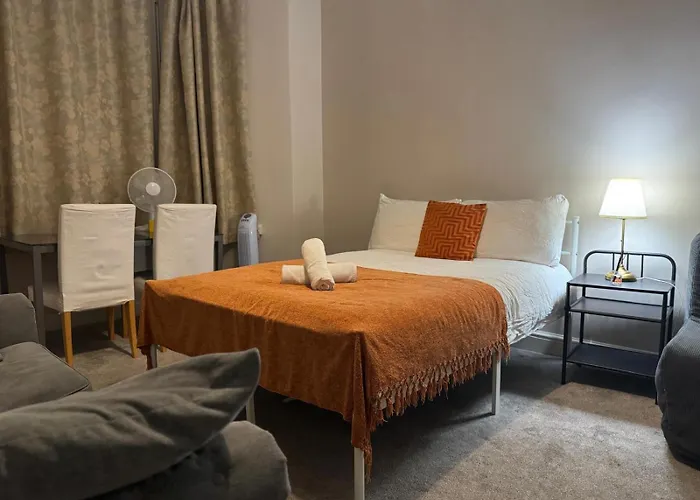 Central London Private Bedrooms In Finsbury Park Station