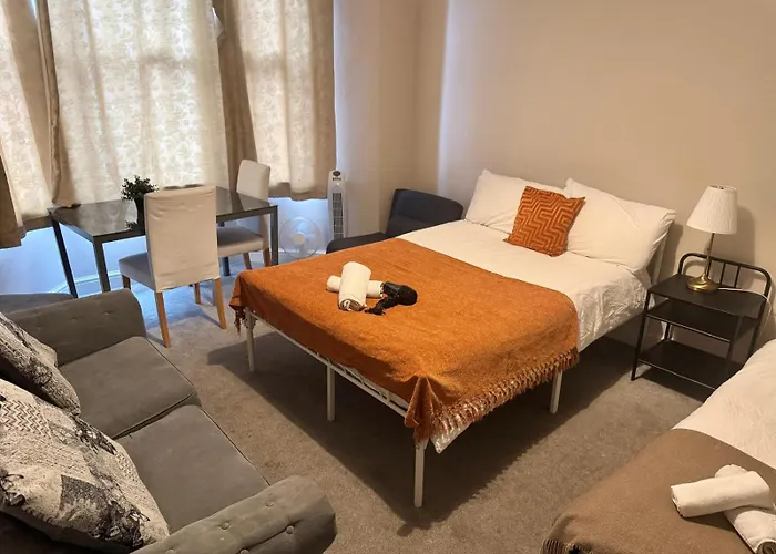 Central London Private Bedrooms In Finsbury Park Station