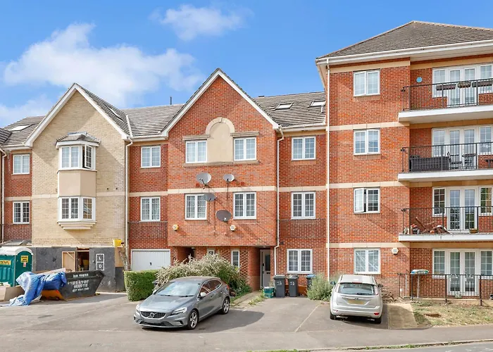 Parkside Studio Retreat, 5 Min From Station ,R2 London