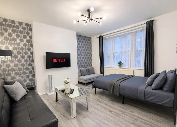 One Bed Apartment Near Liverpool Street