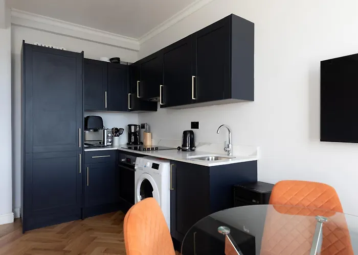 Bright Apartment Near Hyde Park London