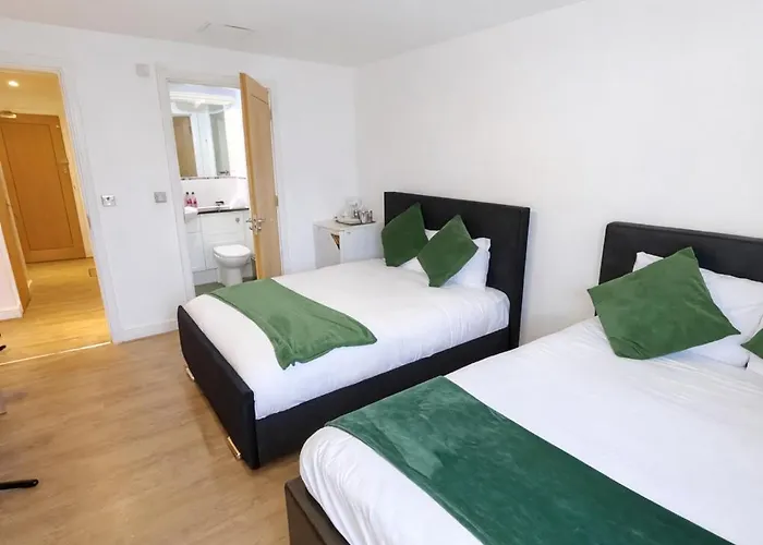 Canary Wharf O2 Excel Apartment With Balcony & Parking