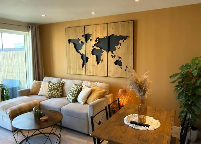 Charming Flat Near Abba Arena