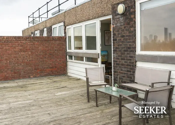 Top Floor 2Bed With Private Terrace In Shepherds Bush Near Westfield & Tube