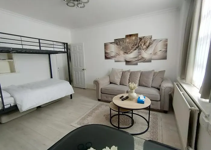 New Look Flat In Waterloo