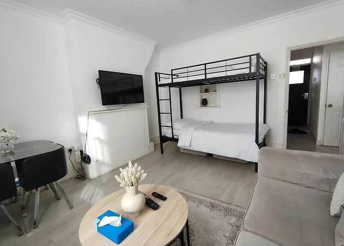 New Look Flat In Waterloo