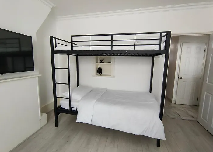 New Look Flat In Waterloo