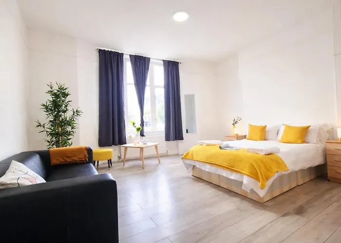 Marble Arch Grand - Sleeps 10
